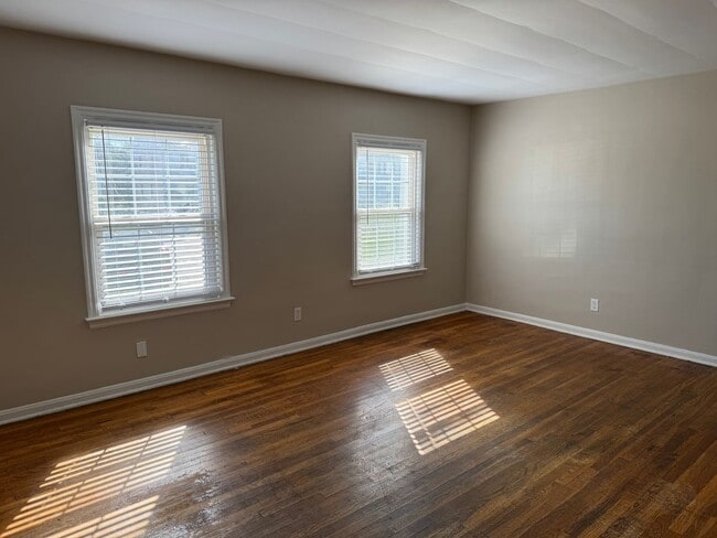 379 N Roosevelt Ave in Columbus, OH - Building Photo - Building Photo