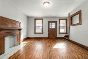 396 E Northwood Ave in Columbus, OH - Building Photo