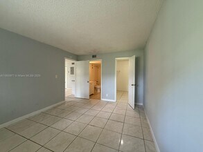 2018 NW 43 Terrace in Lauderhill, FL - Building Photo - Building Photo