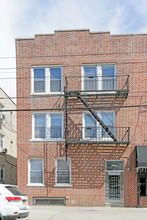 2517 24th Ave in Astoria, NY - Building Photo - Building Photo