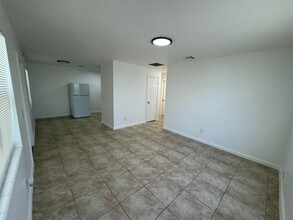 1130 N F St in Lake Worth Beach, FL - Building Photo - Building Photo
