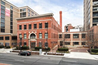 Yale Steam Laundry Condominiums in Washington, DC - Foto de edificio - Building Photo