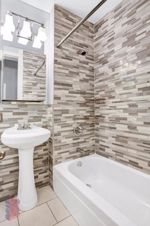 53 Leroy St, Unit 1B in New York, NY - Foto de edificio - Building Photo