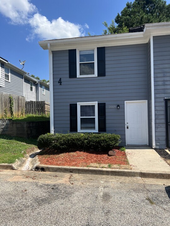 2668 Evans Mill Dr in Lithonia, GA - Building Photo