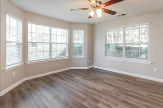701 Outlook Way in Atlanta, GA - Building Photo - Building Photo