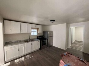 653 W Bruce St in Milwaukee, WI - Building Photo - Building Photo