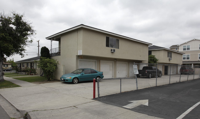 1251-1261 E Broadway in Anaheim, CA - Foto de edificio - Building Photo