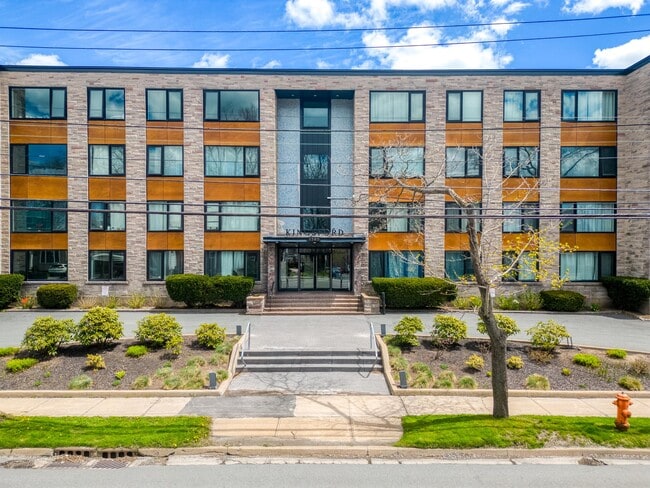 property at 1585-1585 Oxford St