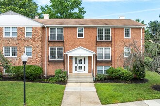 Aquahart Manor in Glen Burnie, MD - Building Photo - Building Photo