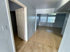 17231 NW 37th Ave in Miami Gardens, FL - Building Photo - Building Photo
