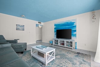 223 Columbia Dr, Unit 115 in Cape Canaveral, FL - Building Photo - Building Photo