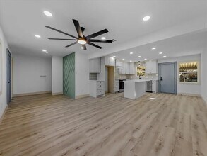 1404 Marshalldale Dr in Arlington, TX - Building Photo - Building Photo