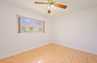 5749 Buchanan St in Hollywood, FL - Building Photo - Building Photo