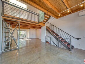 108 Paloma Ave, Unit 108 in Venice, CA - Building Photo - Building Photo