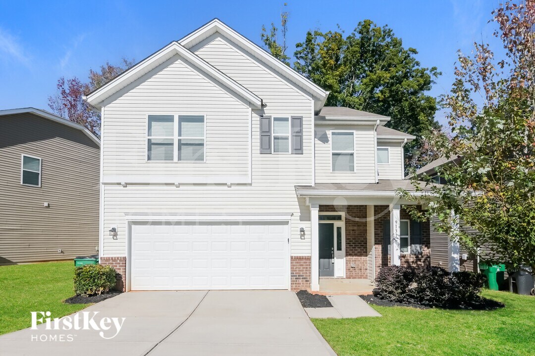 9131 Marion Oaks Dr in Charlotte, NC - Foto de edificio