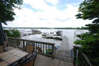 2310 N Lake Dr in Oconomowoc, WI - Building Photo - Building Photo
