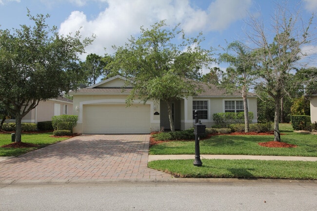 523 Gardendale Cir SE in Palm Bay, FL - Building Photo - Building Photo