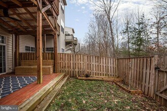 9776 Corbett Cir in Manassas Park, VA - Building Photo - Building Photo