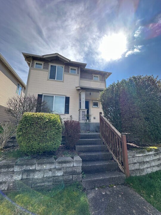 3197 Shaw St in Dupont, WA - Building Photo