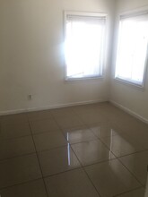 3742-3748 Birch St in San Diego, CA - Foto de edificio - Building Photo