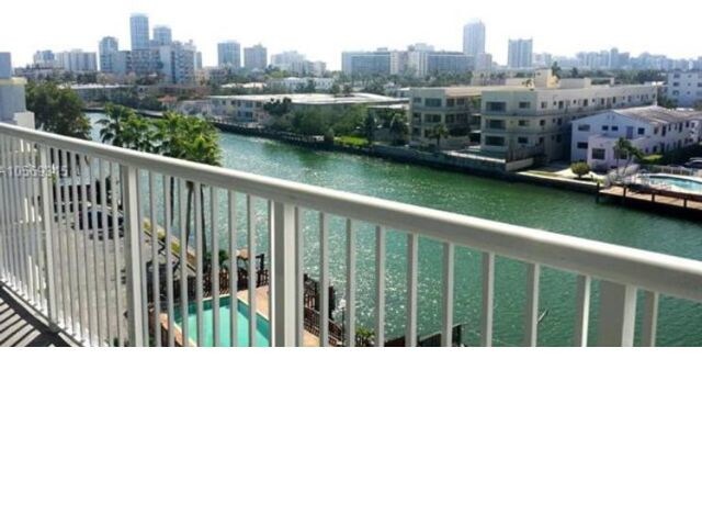 110 S Shore Dr in Miami Beach, FL - Building Photo - Building Photo
