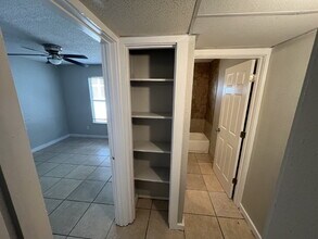 153 E Baylor St in San Antonio, TX - Building Photo - Building Photo