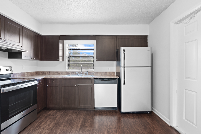 5107 S Clarice Ct in Tampa, FL - Foto de edificio - Building Photo