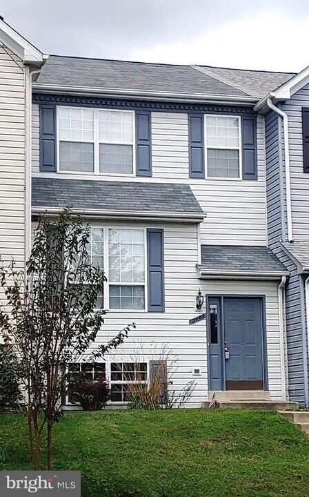2448 Winding Ridge Rd in Odenton, MD - Building Photo