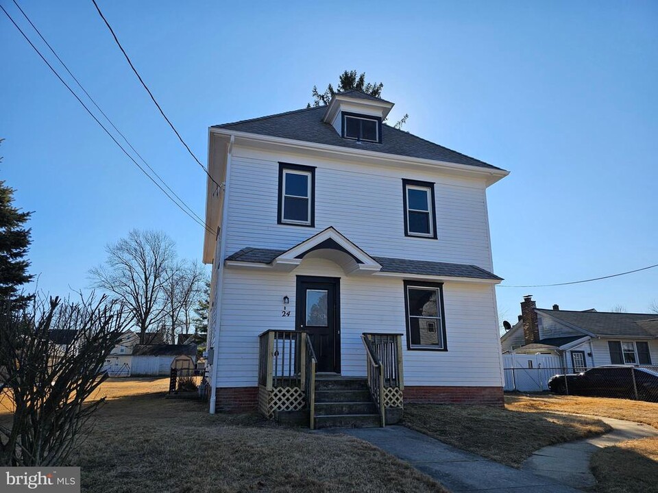 24 3rd St in Elmer, NJ - Building Photo