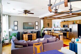 1010 N Kedzie Ave, Unit 3 in Chicago, IL - Building Photo