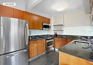 121 E 23rd St in New York, NY - Building Photo - Building Photo