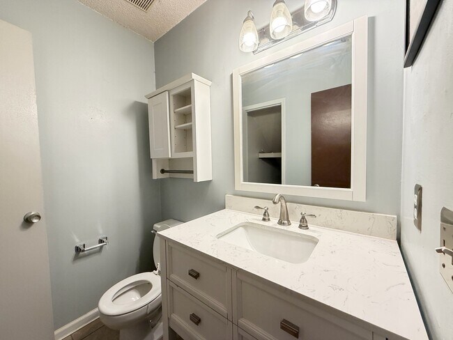 5201 Denaud Ct in Jacksonville, FL - Building Photo - Building Photo