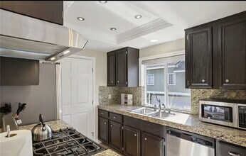 18 Laurel Ln in Aliso Viejo, CA - Building Photo - Building Photo