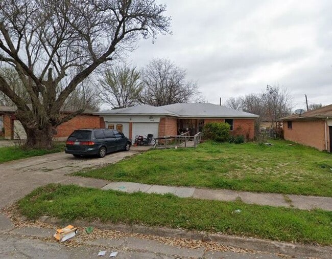 property at 8923 Jennie Lee Ln