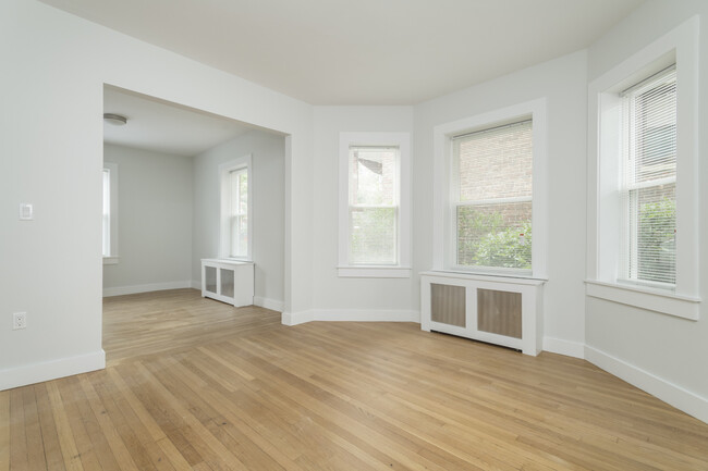 39 South St, Unit 1 in Boston, MA - Foto de edificio - Building Photo