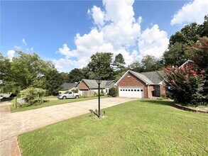 3070 Bugle Dr in Duluth, GA - Building Photo - Building Photo