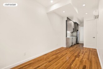 16-61 Woodbine St in Queens, NY - Building Photo - Building Photo