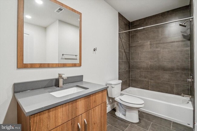 2143 E Lehigh Ave in Philadelphia, PA - Building Photo - Building Photo