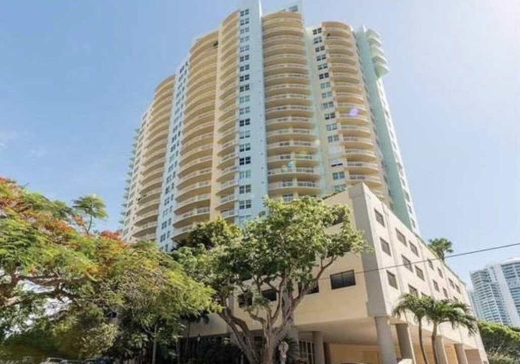 2475 Brickell Ave, Unit 1206 in Miami, FL - Building Photo