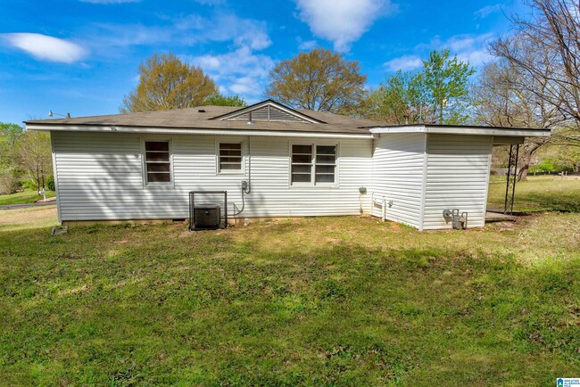 2213 2nd Pl NE in Center Point, AL - Building Photo - Building Photo