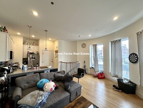 877 Beacon St, Unit 1 in Boston, MA - Building Photo - Building Photo