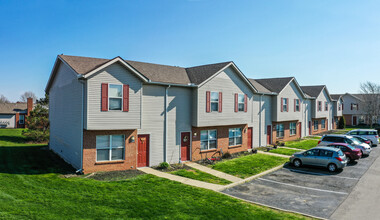 Creekside Village in Sunbury, OH - Building Photo - Building Photo