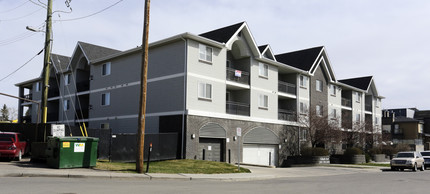 Valhalla Court in Calgary, AB - Building Photo - Building Photo