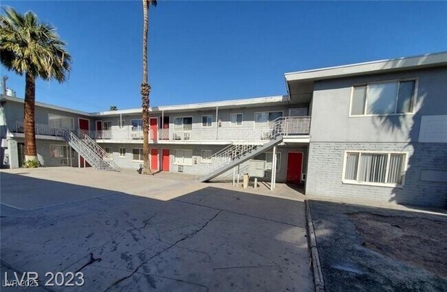 2105 Sunrise Ave in Las Vegas, NV - Building Photo - Building Photo