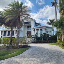 336 Lagoon Ave in Naples, FL - Building Photo - Building Photo