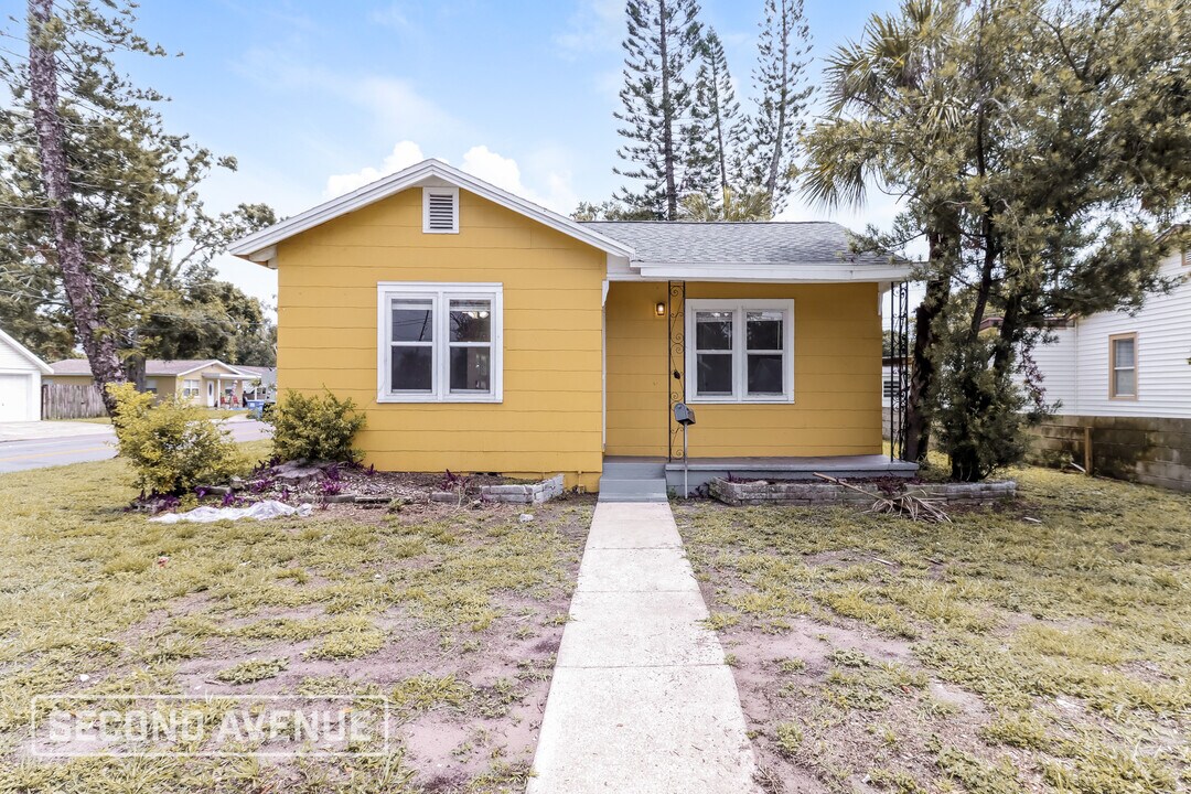 3700 38th Ave N in St. Petersburg, FL - Building Photo