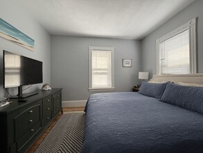 170 Fellsway W, Unit 2 in Medford, MA - Foto de edificio - Building Photo