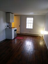 24 Turntable Jct, Unit 2 in Flemington, NJ - Building Photo - Building Photo