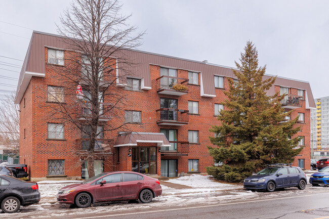572 Ampère Av