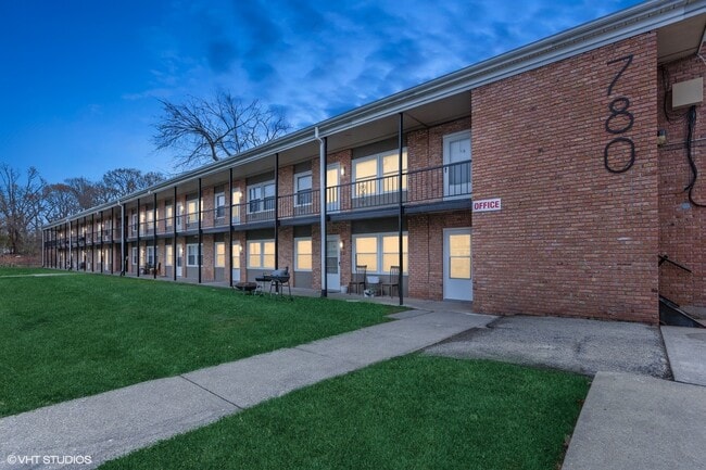 property at 720 S Nelson Ave
